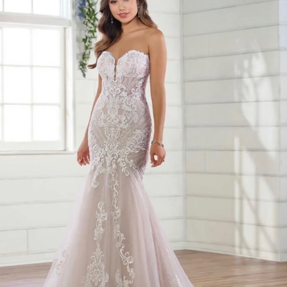 Essense of Australia Ivory Lace & Tulle Style D2819iv Formal Wedding Dress 10